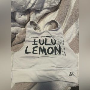 Lululemon top size 6 ( cropped)